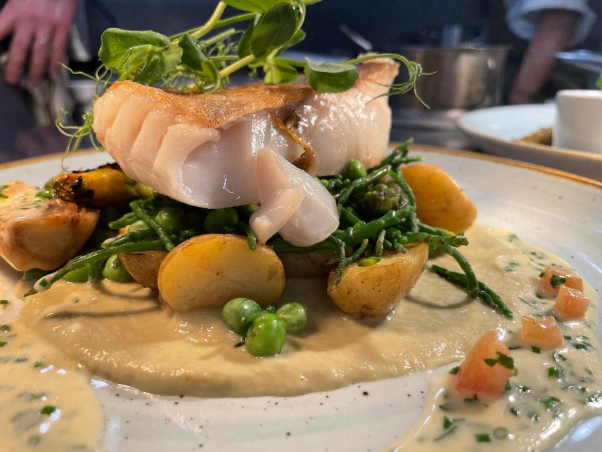 The Swan Inn Swinbrook Burford Eksteriør bilde