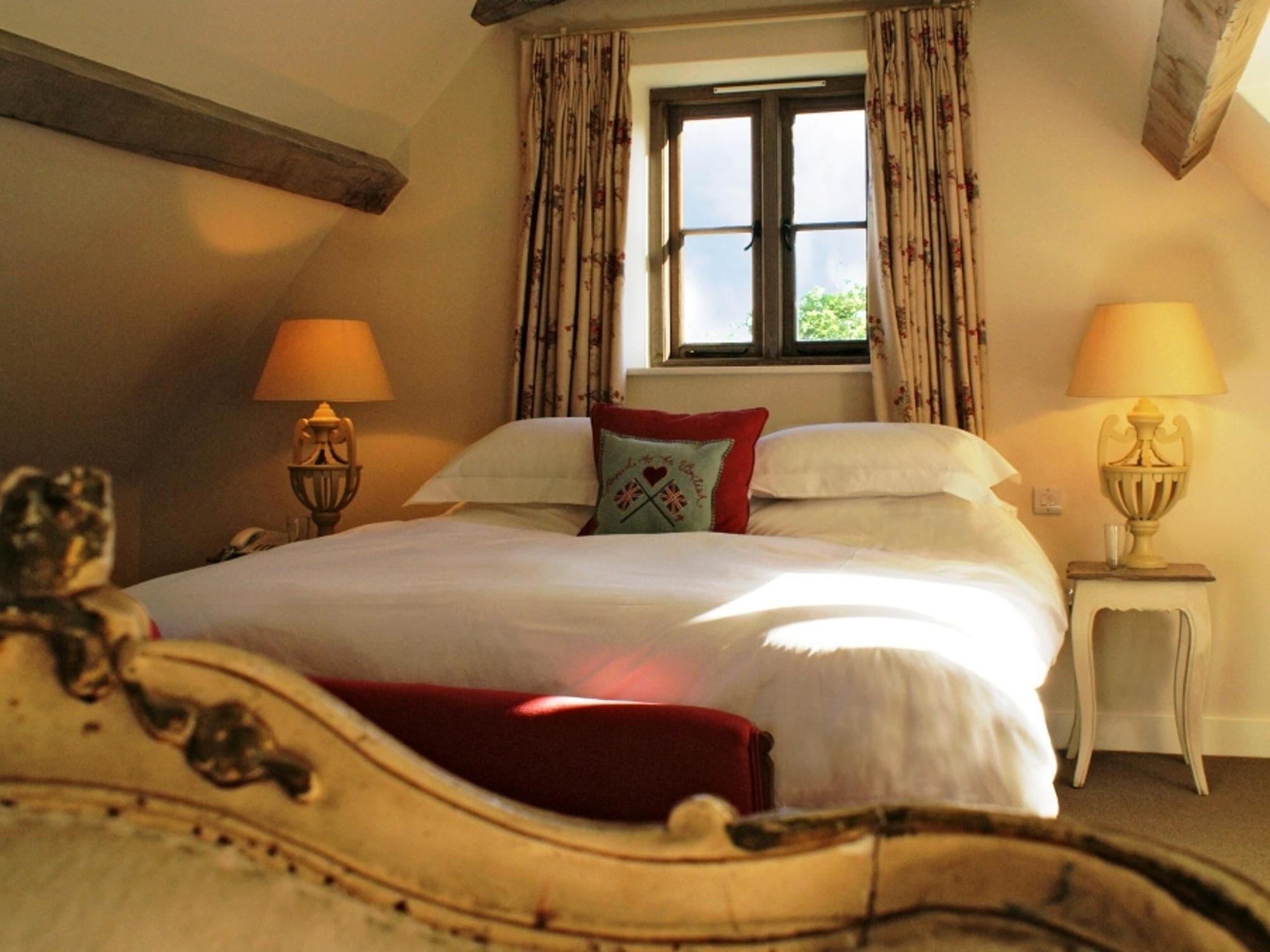 The Swan Inn Swinbrook Burford Eksteriør bilde