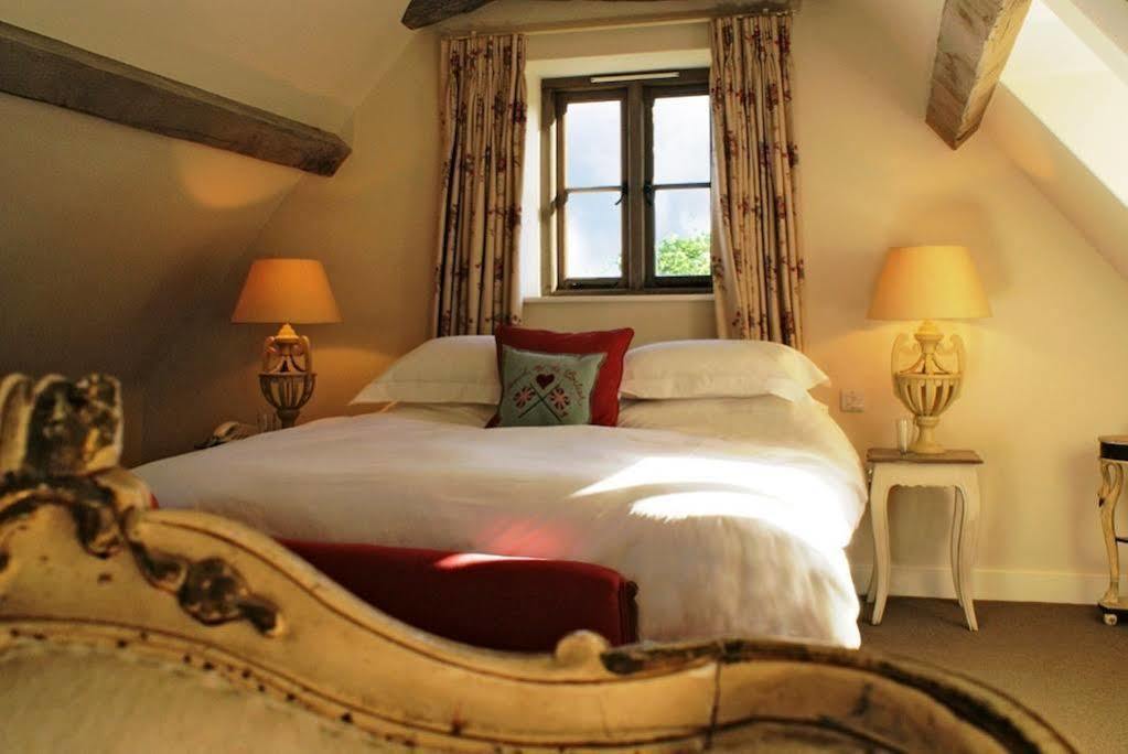 The Swan Inn Swinbrook Burford Eksteriør bilde